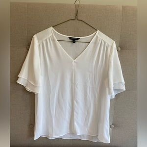 Gorgeous bright white classic flowy blouse from Banana Republic!